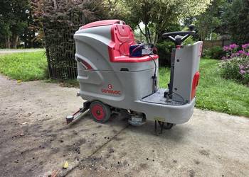 Szorowarka samojezdna Comac Innova 85B 2020 777mth NOWE BATERIE