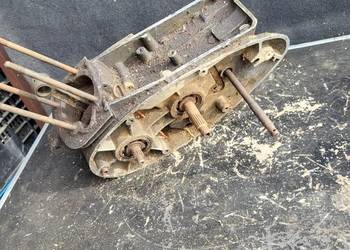 SILNIK DKW RT 200 RT 250 RT 175 KARTERY SKRZYNIA BIEGÓW WAŁ