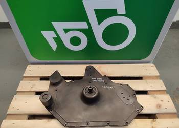 Osłona osprzętu wałka rozrządu R502659 silnika JOHN DEERE 6125HZ007