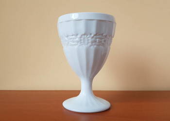 Pucharek z wianuszkiem lattimo, Ząbkowice, kolorowe szkło PRL Pucharek z wianuszkiem lattimo, Ząbkowice, kolorowe szkło PRL