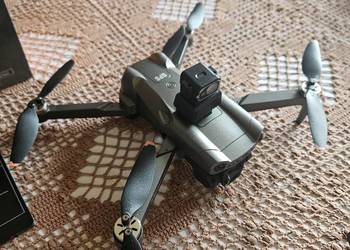 Dron wypasiony nigdy nie używany.