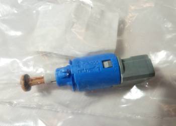 Włącznik świateł stopu Renault 8200168239 ,6DD 179 465-181