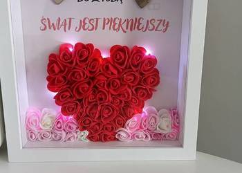 Prezent dla Dziewczyny Żony Ramka 3D Serce z róż LED Personalizowana