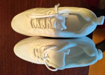 Białe adidasy nowe
