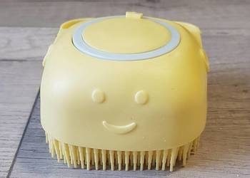 Sylikonowa myjka/szczotka do kąpieli dla psa z dozownikiem na szampon żółta