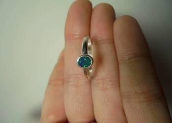 Naturalny czarny opal australijski - pierścionek