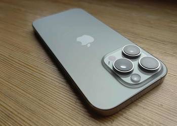 iPhone 16 Pro 128GB Tytan Naturalny stan BDB bateria 92% kpl. + GRATIS