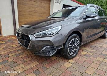 Niski przebieg bogate wyposażenie