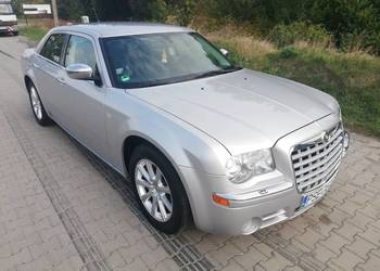 Piękny 300c sprzedam zamienię na 9 osobowy