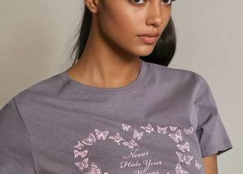 szary t-shirt z nadrukiem Sinsay