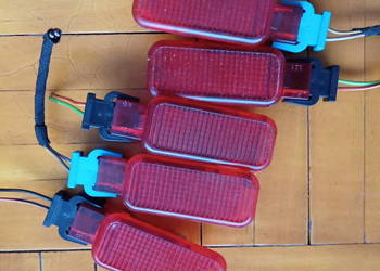 Audi A4 B5 A6 C5 Lampka oświetlenie boczka drzwi Czerwona 4B0947411