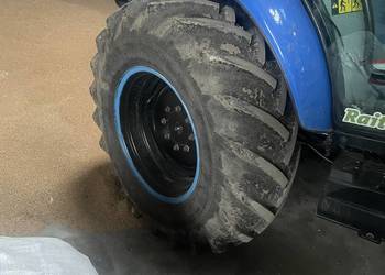 Koła 18.4/30 piasta 22cm New Holland