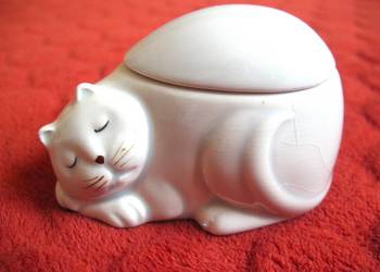 Kot - mała szkatułka porcelana - 5 x 8 x 5 cm