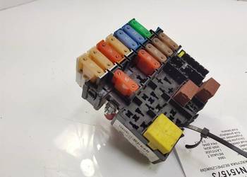 SKRZYNKA BEZPIECZNIKÓW RENAULT LATITUDE 240110073R SKRZYNKA BEZPIECZNIKÓW RENAULT LATITUDE 240110073R