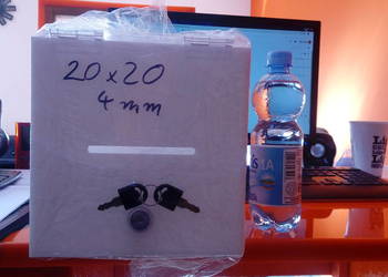 Urząd głosowanie GABLOTA pleksi 40x40x40 cm EMPLAST akryl