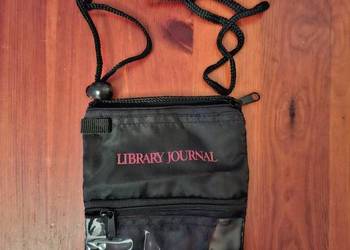 Saszetka na szyję / identyfikator Library Journal – etui z okienkiem