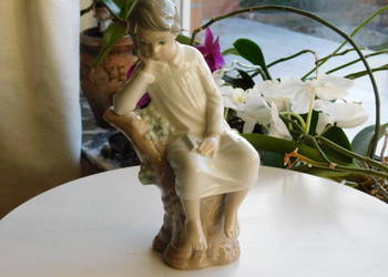 Figurka Lladro zamyślonego chłopca nr 592	Fiaf Figurka Lladro zamyślonego chłopca nr 592	Fiaf