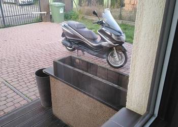 Piaggio X10