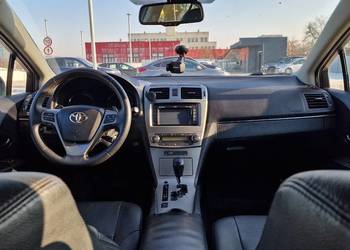 SPRZEDAM TOYOTA AVENSIS 2011 AUTOMAT