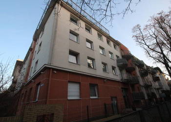 2pok, 49met, okolice Deszczowej KOMÓRKA/2001 (Wrocław)