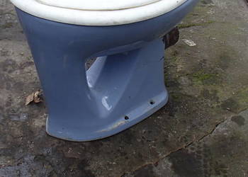 Niebieska ubikacja toaleta PRL WC vintage