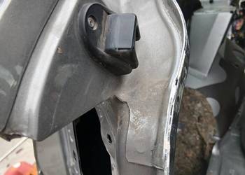 Odbój odbijak klapy bagażnika Audi A6 C5 80 B4 Avant 8A5827388 Lewy=Prawy