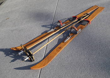 Stare narty dziecięce  100 cm + kijki w komplecie