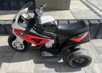 Sprzedam motorek elektryczny trójkołowy dla dziecka BMW RR