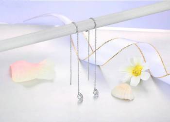 Nowe kolczyki srebrny kolor wiszace dlugie z cyrkonia