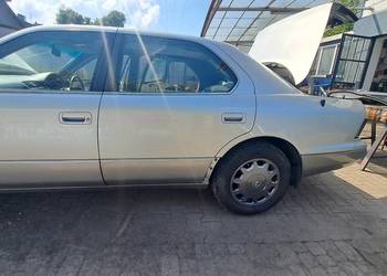 Drzwi lewy tył lexus ls400 ucf20 21