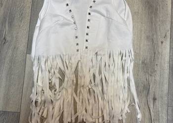 Biała, bogato zdobiona frędzlami kamizelka kowbojska, Nowa