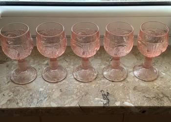 Kielichy ukryta twarz kobiety Ząbkowice