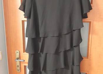 Sukienka z falbankami czarna.