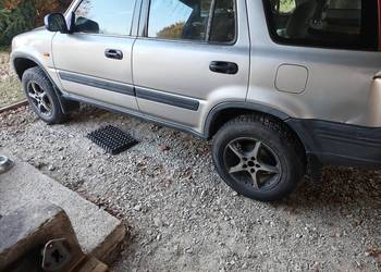 Felgi 16 5 x 114.3 z oponami zimowymi nexen 215/70/16