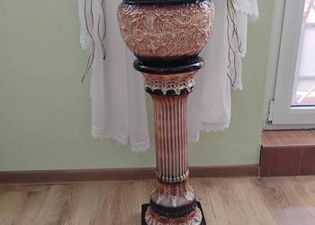 Kolumna,postument  kwietnik z donicą