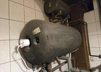 Zbiornik ciepłej wody / Zasobnik na ciepłą wodę z grzałką