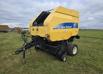 Prasa zwijająca pasowa zmiennokomorowa NEW HOLLAND BR7070 SuperFeed, siatk…