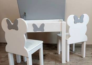 Stolik ze schowkiem i dwa krzesełka dla dziecka 107-122