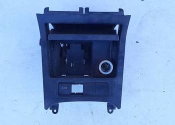 103S. Popielniczka przód VW Golf V 03-08r 1K0863475