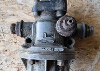 Regulator ciśnienia powietrza  Zetor