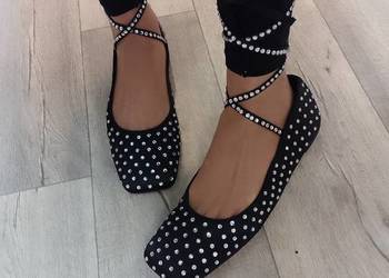 (43/44) Czarne, bogato zdobione, wiązane baleriny wieczorowe, NOWE