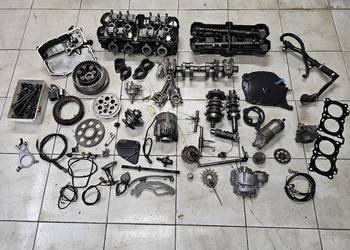 Suzuki GSXR 750 silnik części gsxr750 wał głowica sprzęgło zębatka wałek