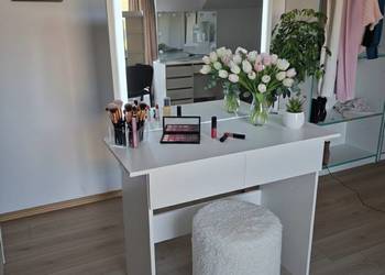 TOALETKA KOSMETYCZNA NOWA Z OŚWIETLENIEM