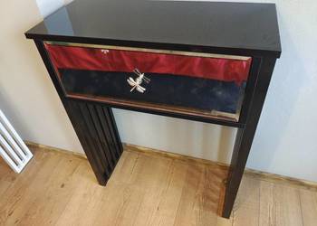 Piękna konsola Glamour, wysoki połysk, lamele, ruchoma szuflada