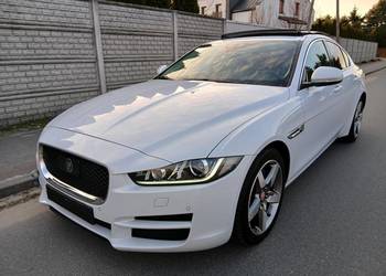 Jaguar XE 2.0 Panoramadach Automat Biała perła z Niemiec