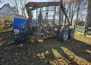Przyczepa leśna do zrywki duża 12-15 ton ładowności z żurawiem