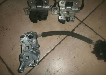 Zamek tylnej klapy Mercedes W 212  A 2127500084I INNE ZAMKI