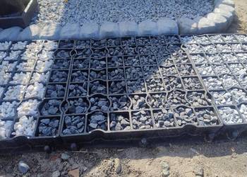 Kratka parkingowa, włòknina, kamienie ozdobne, grys.