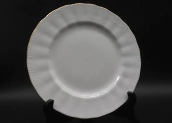 Talerz deserowy bone china marki Royal Knight, wyprodukowanego w Anglii.