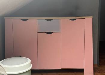 Różowa komoda 130x95